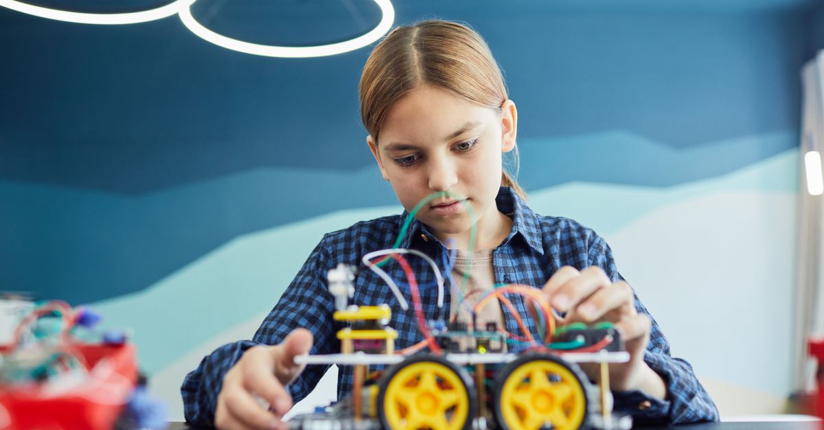 Sphero indi vs Code & Go Robot Mouse for First Robots
